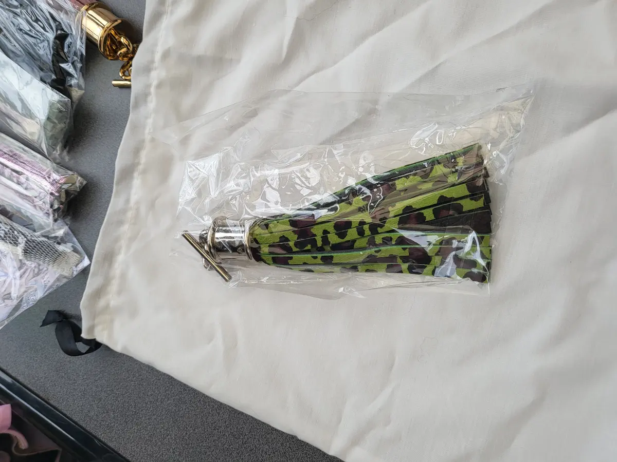 Green leopard tassel