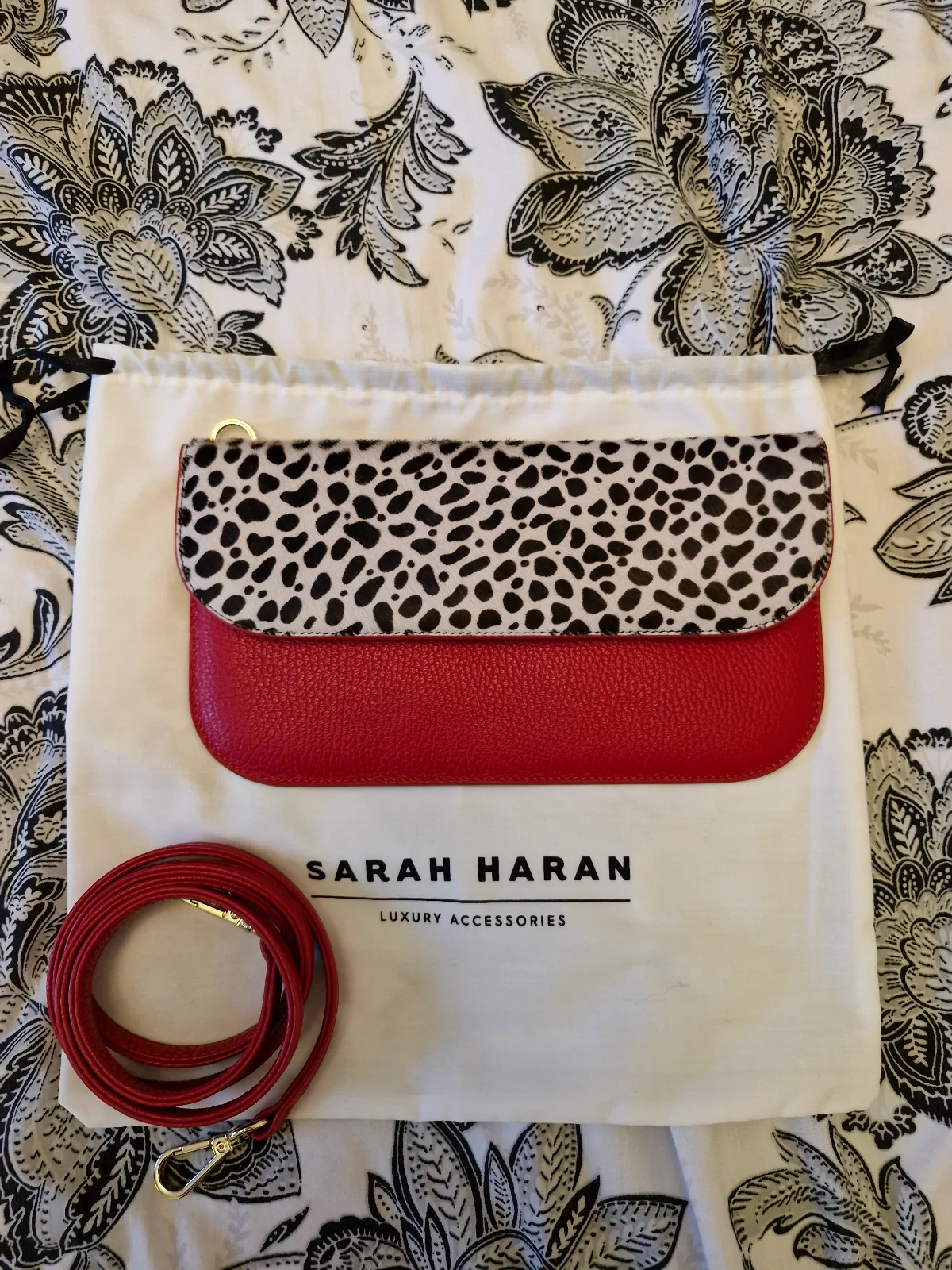 Pillarbox red/dalmation violet ghw 