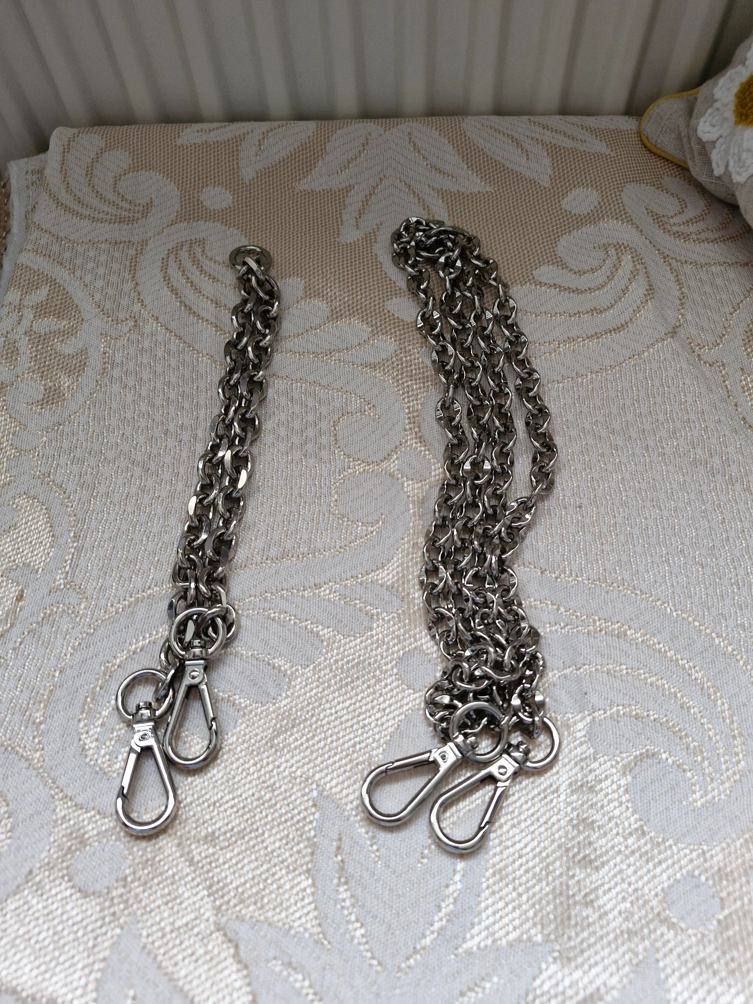 Silver chains (1 small and 1 large) 