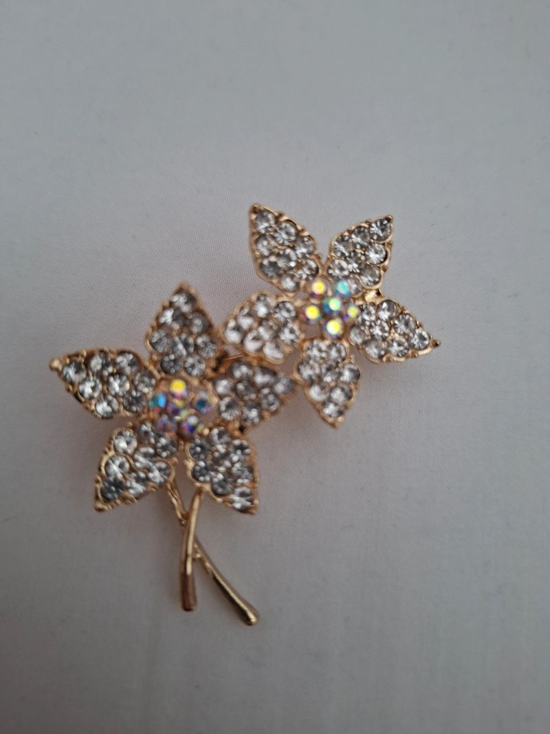 Joy Brooch - Jasmine
