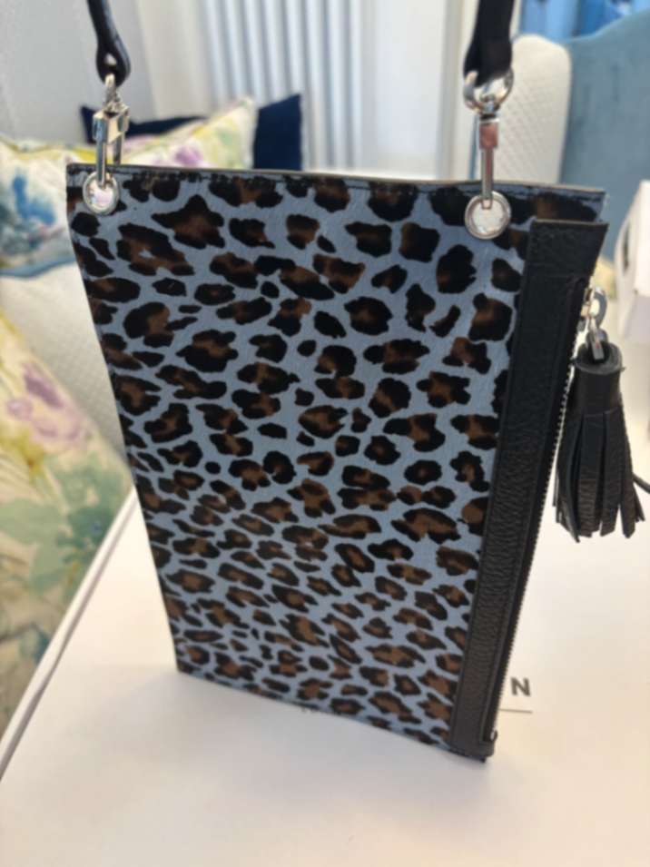 Blue leopard clover SHW