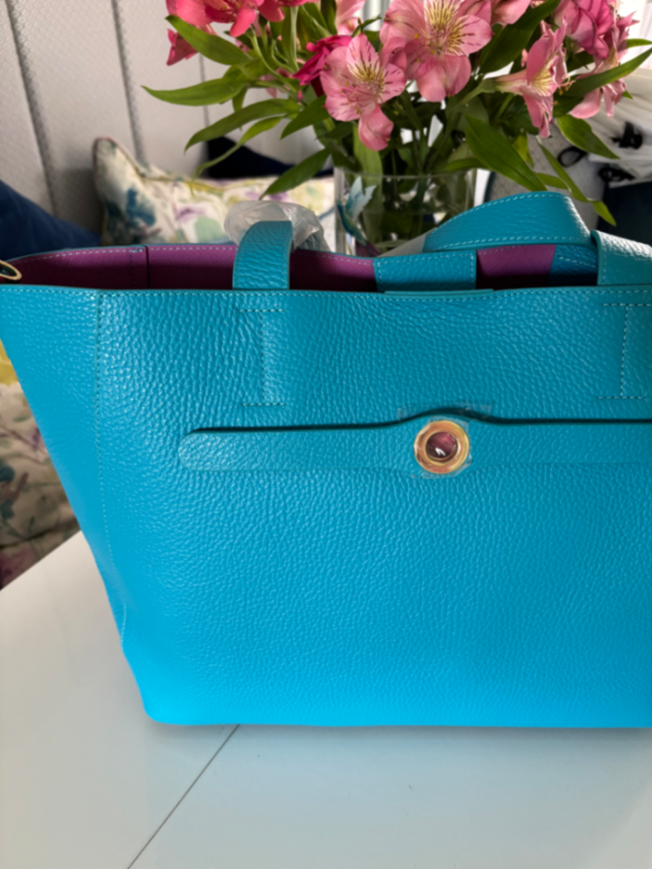 Atlantis Datah Tote BNWT gold hardware 