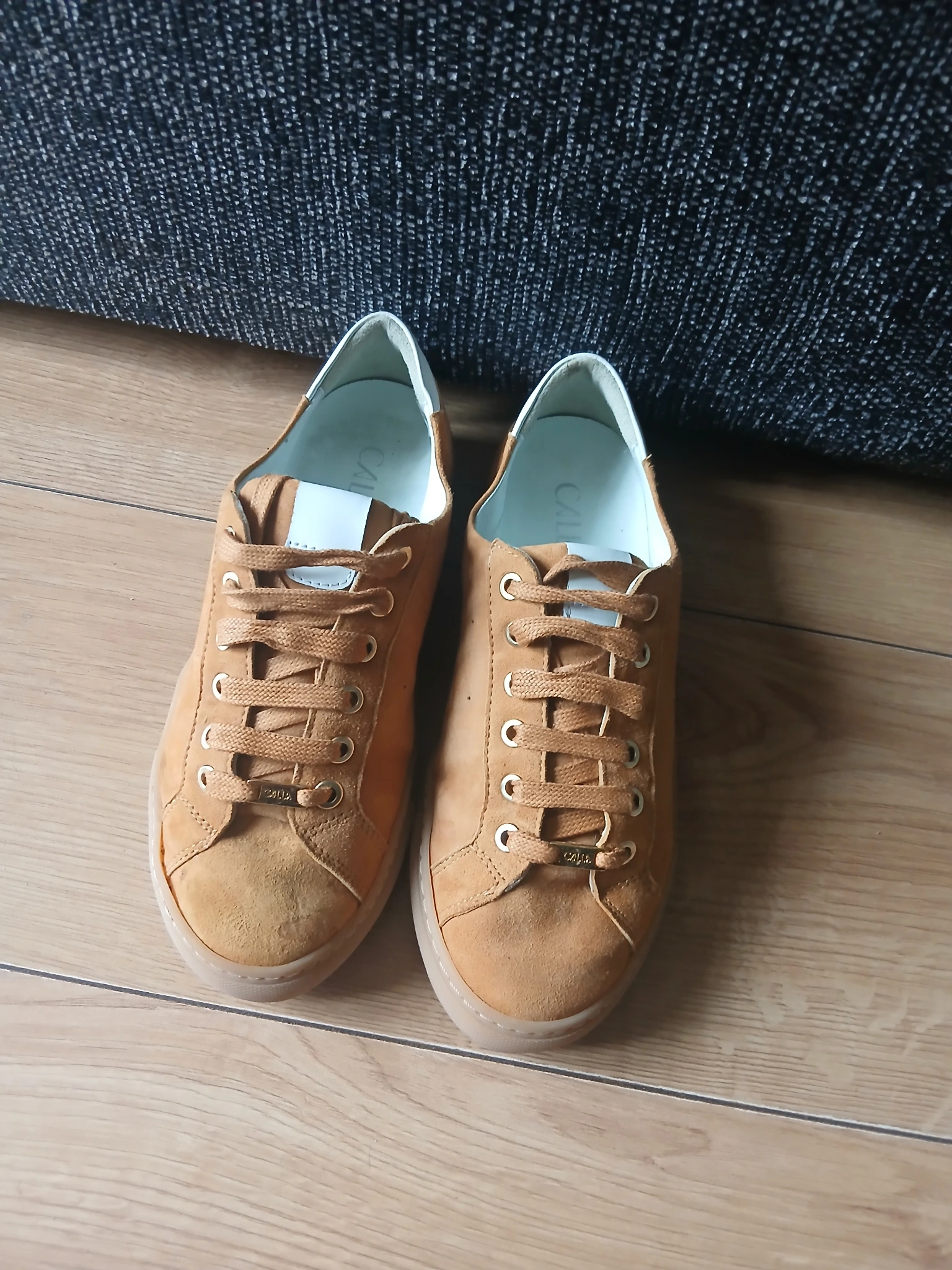 Star trainers Tan suede 