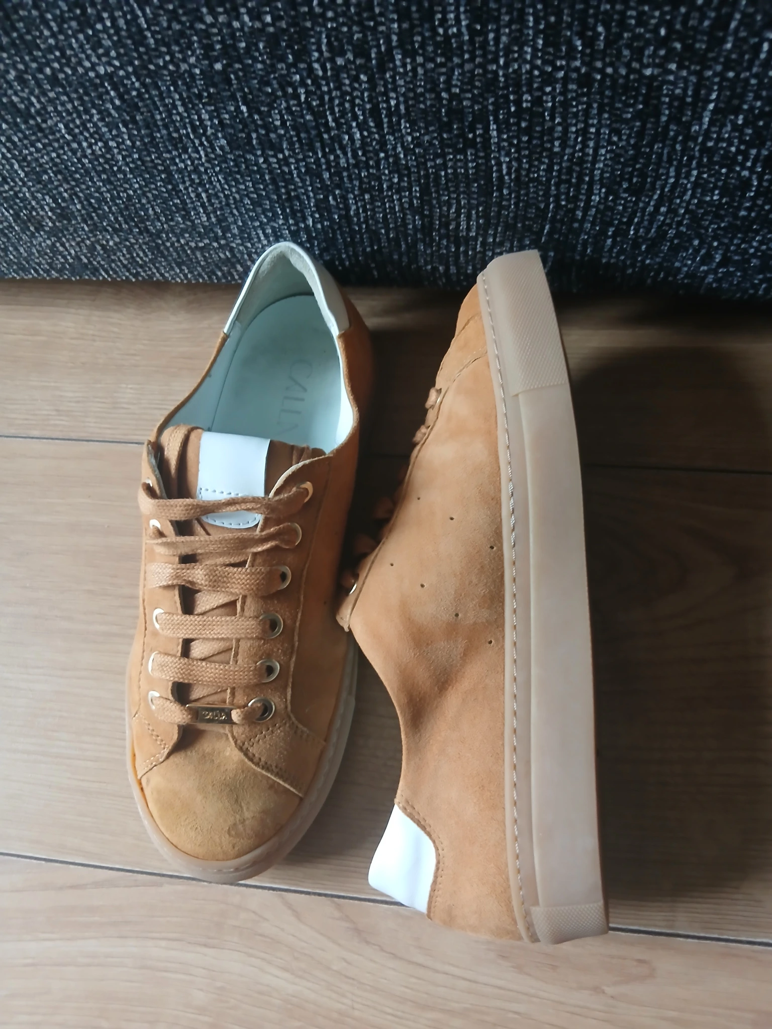 Star trainers Tan suede 