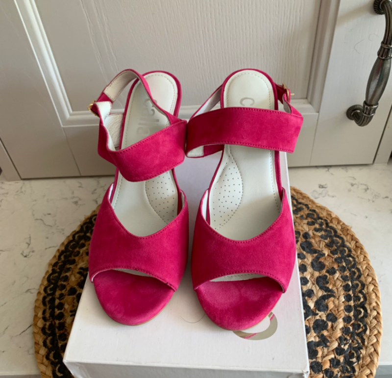 Lana - Fuchsia Suede