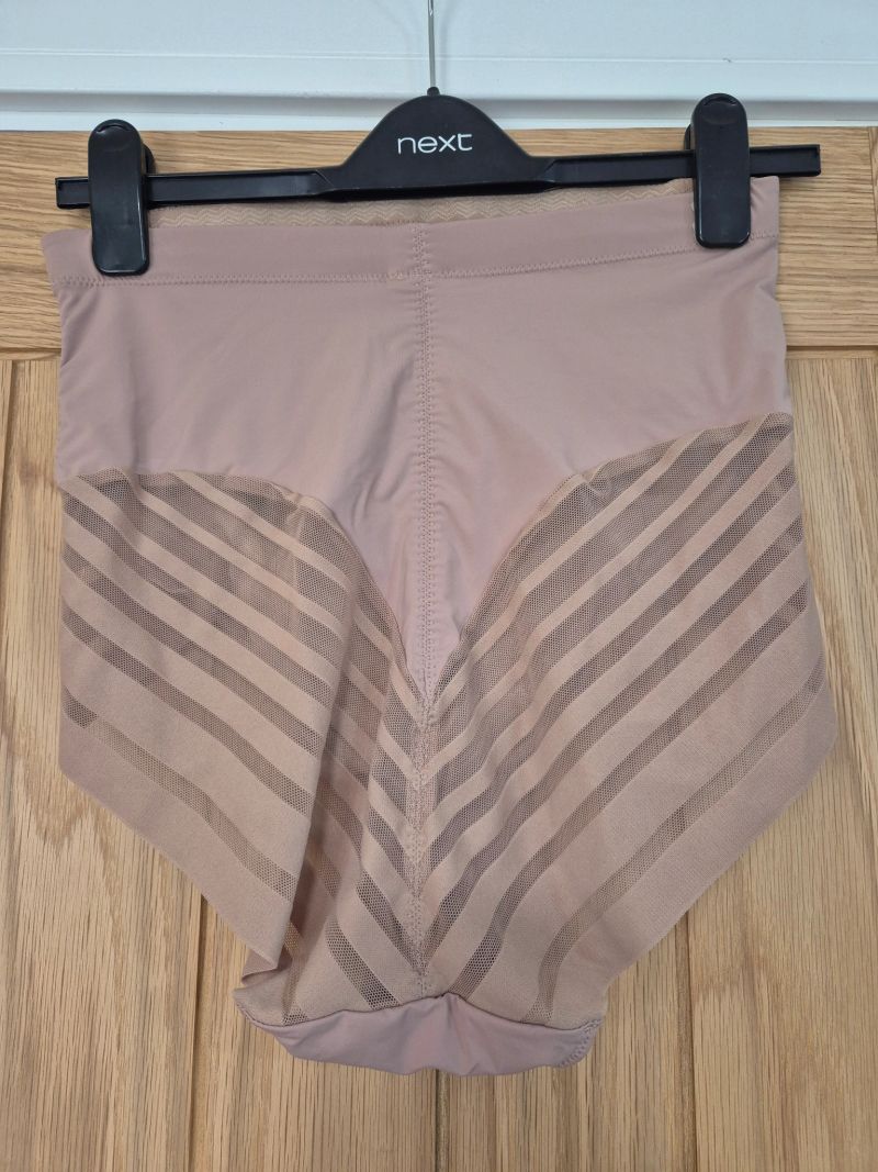 Smoothwear Super High Waist Knickers in tan size D1
