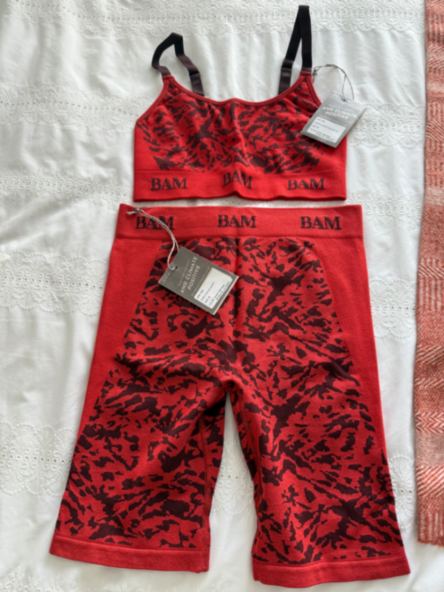 Women’s Balance Shorts & Crop Top 