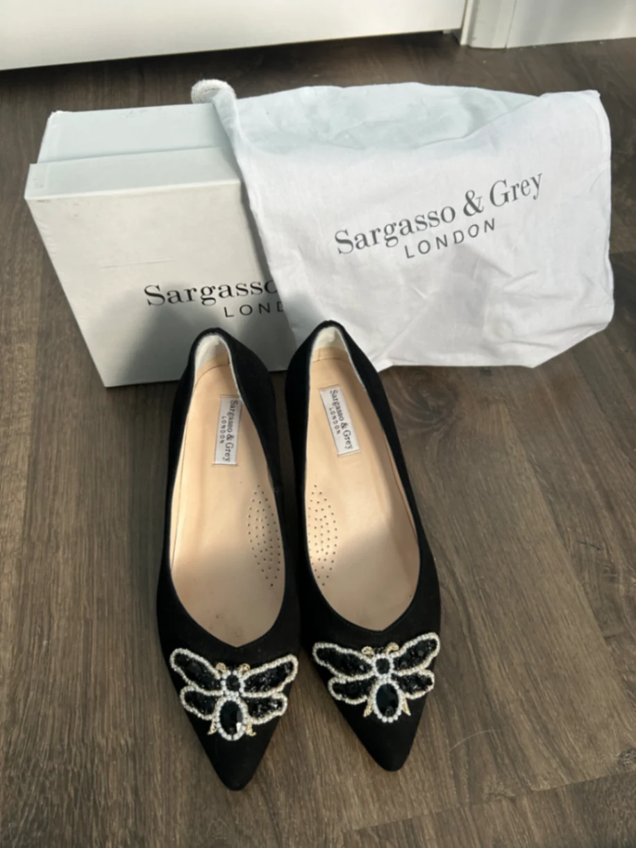 Ella Wide Fit Court Shoes - Black Suede
