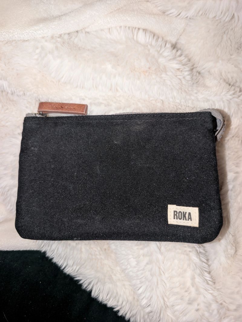 Carnaby large in black