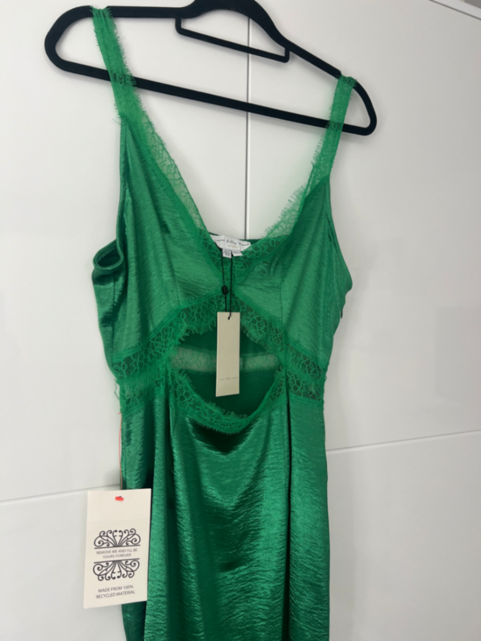 Lace mimi cut out in green 