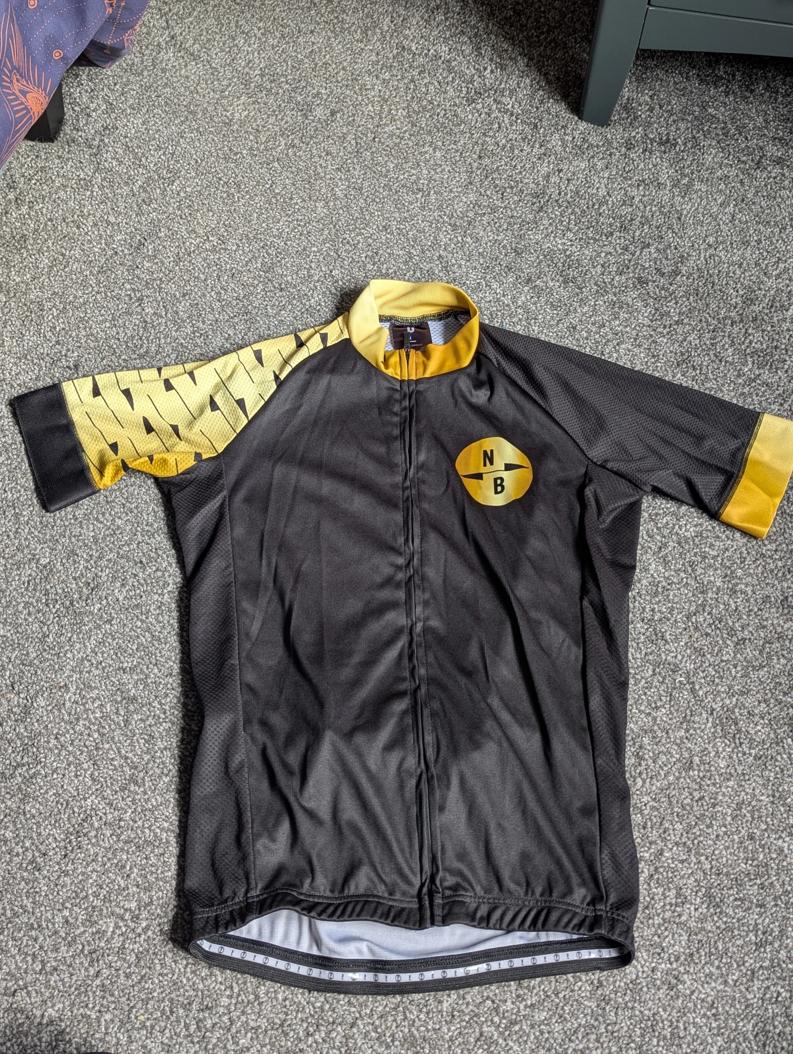 Men's (M) North Brew Co short sleeve cycling top black/gold