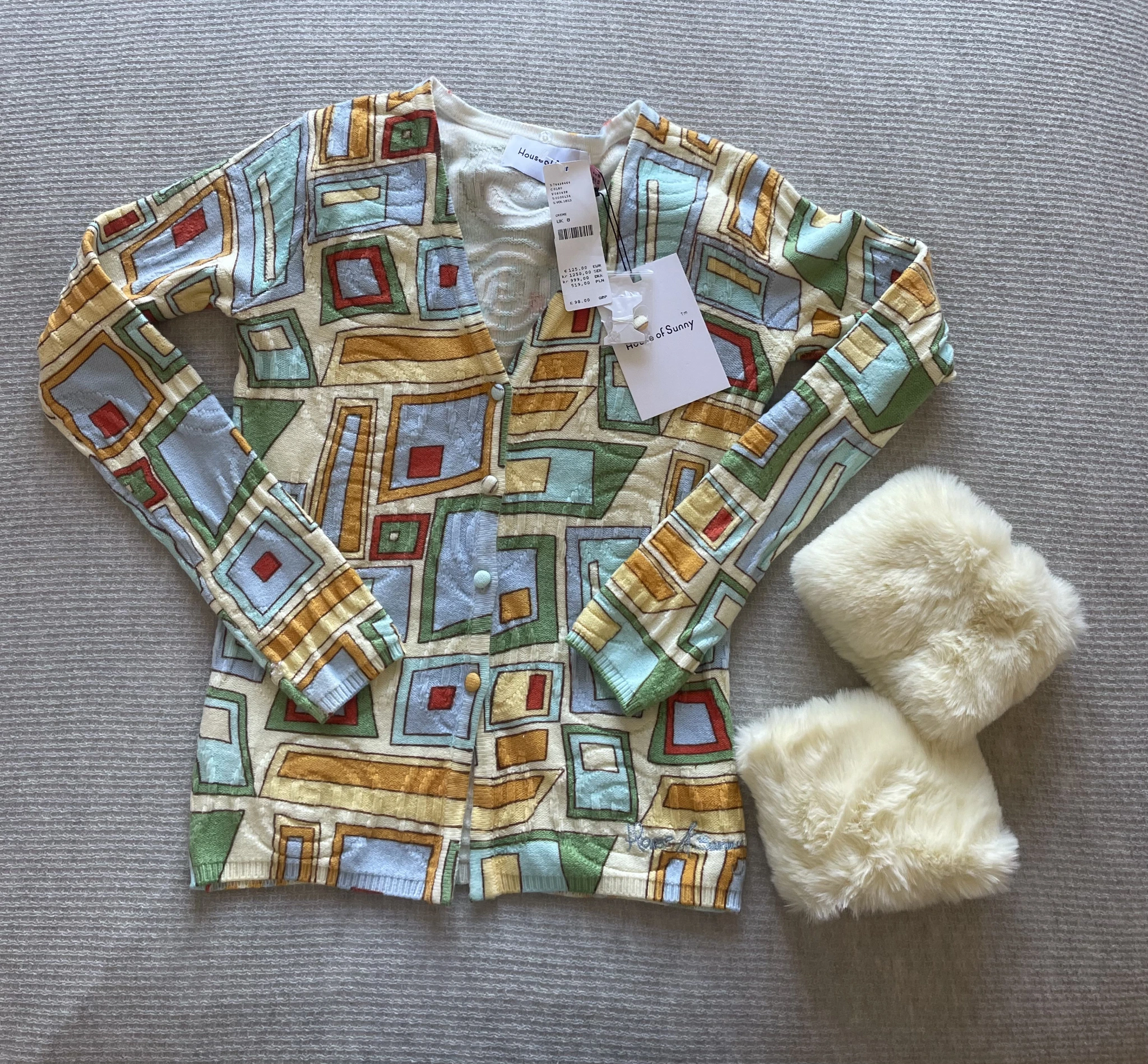 Cardigan top with removable fluffy trim