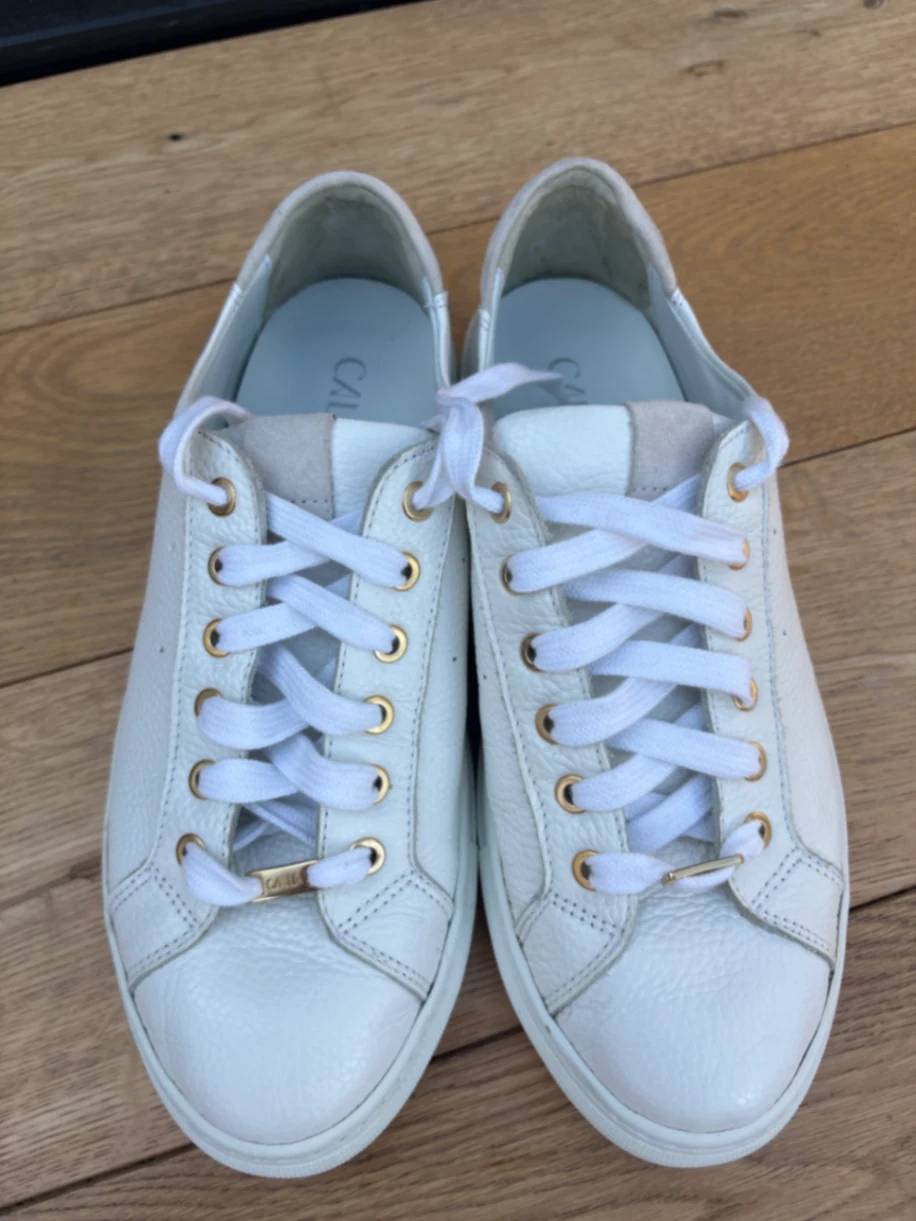 Star - White Grain Leather Trainers