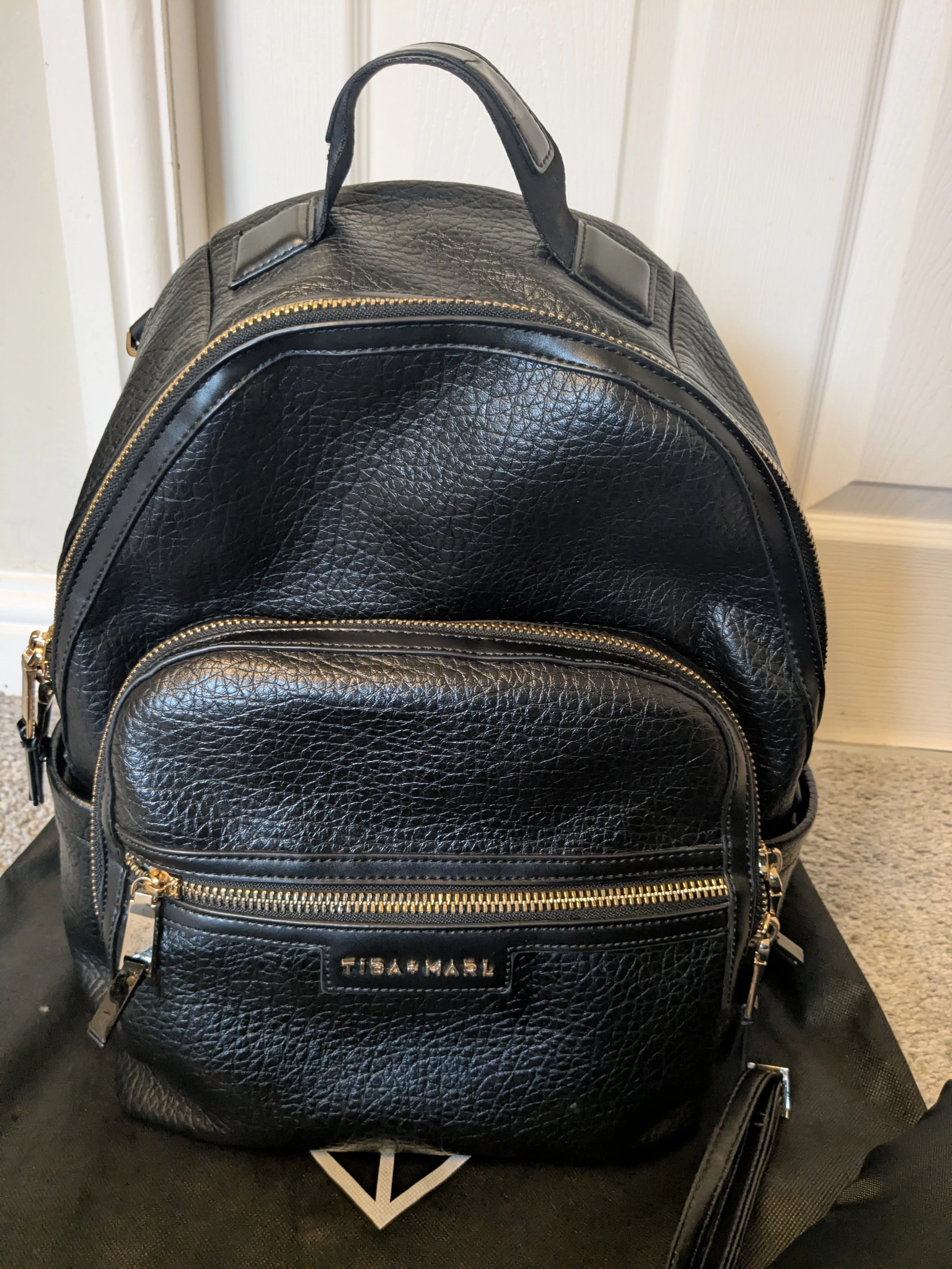Elwood Twin Changing Backpack Black / Gold 