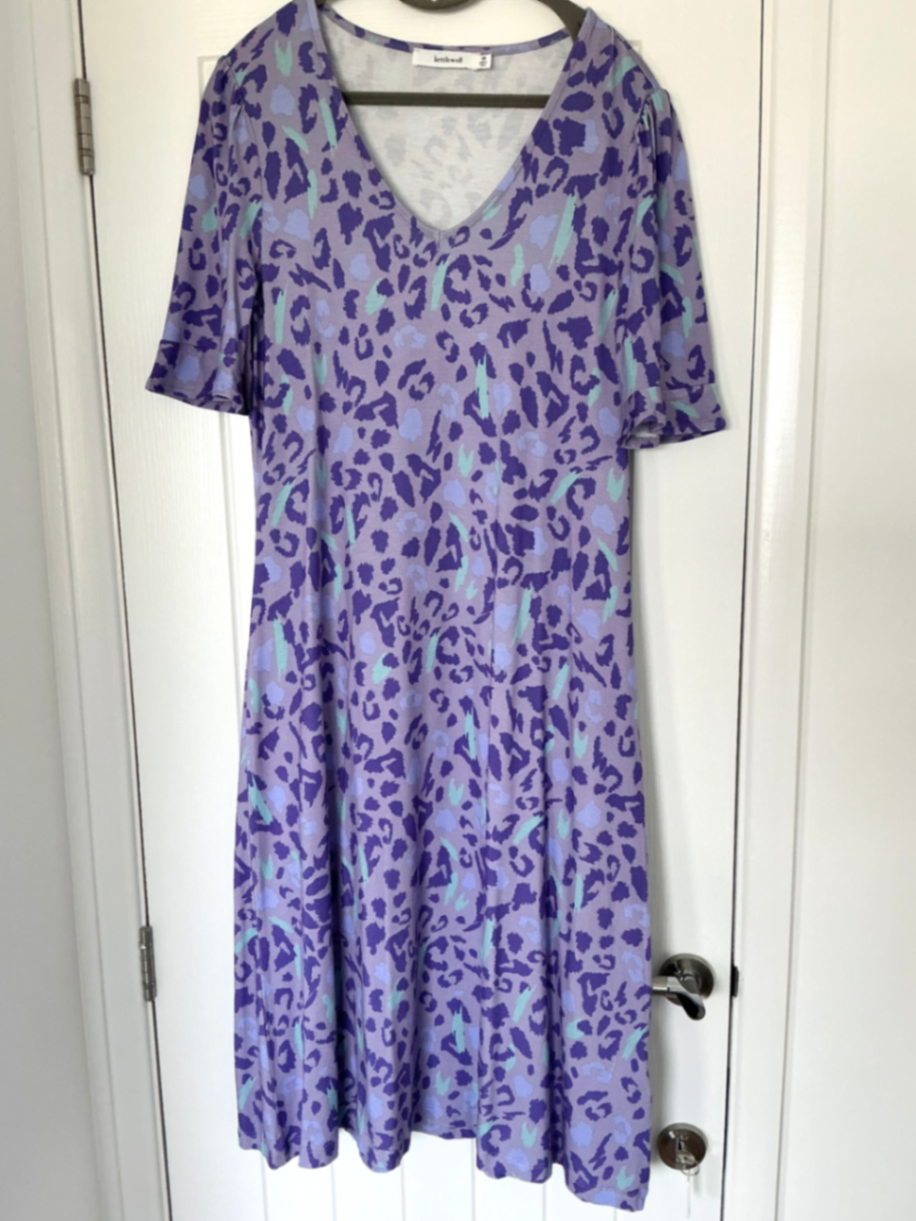 Tilly dress lilac grey leopard M, new unworn