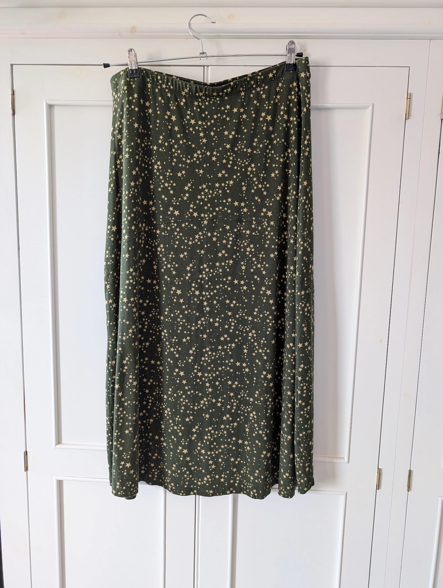 Alice Star Print Skirt. Dark olive and soft gold size LL