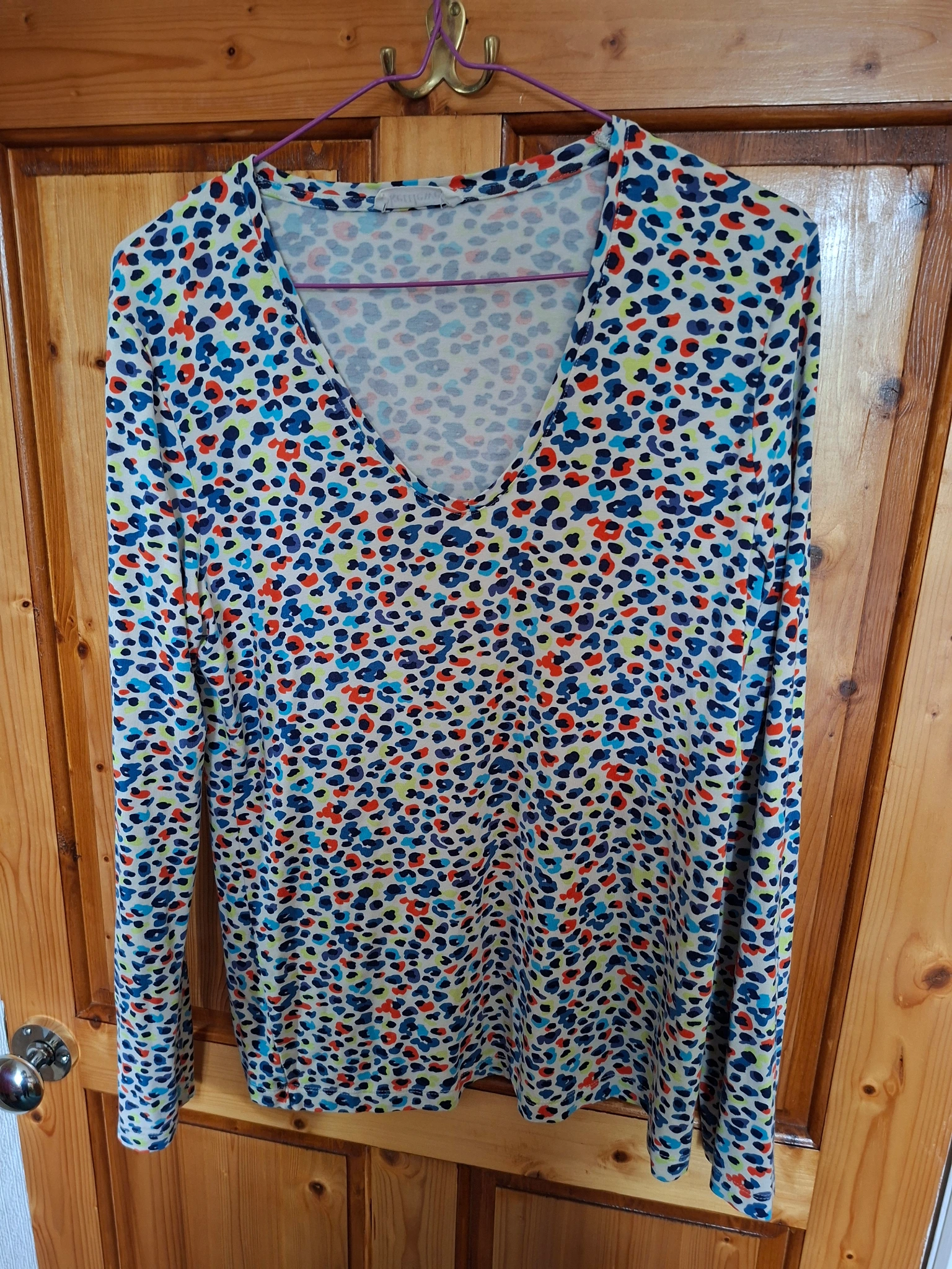 Neon ditsy v neck long sleeve top, size L.