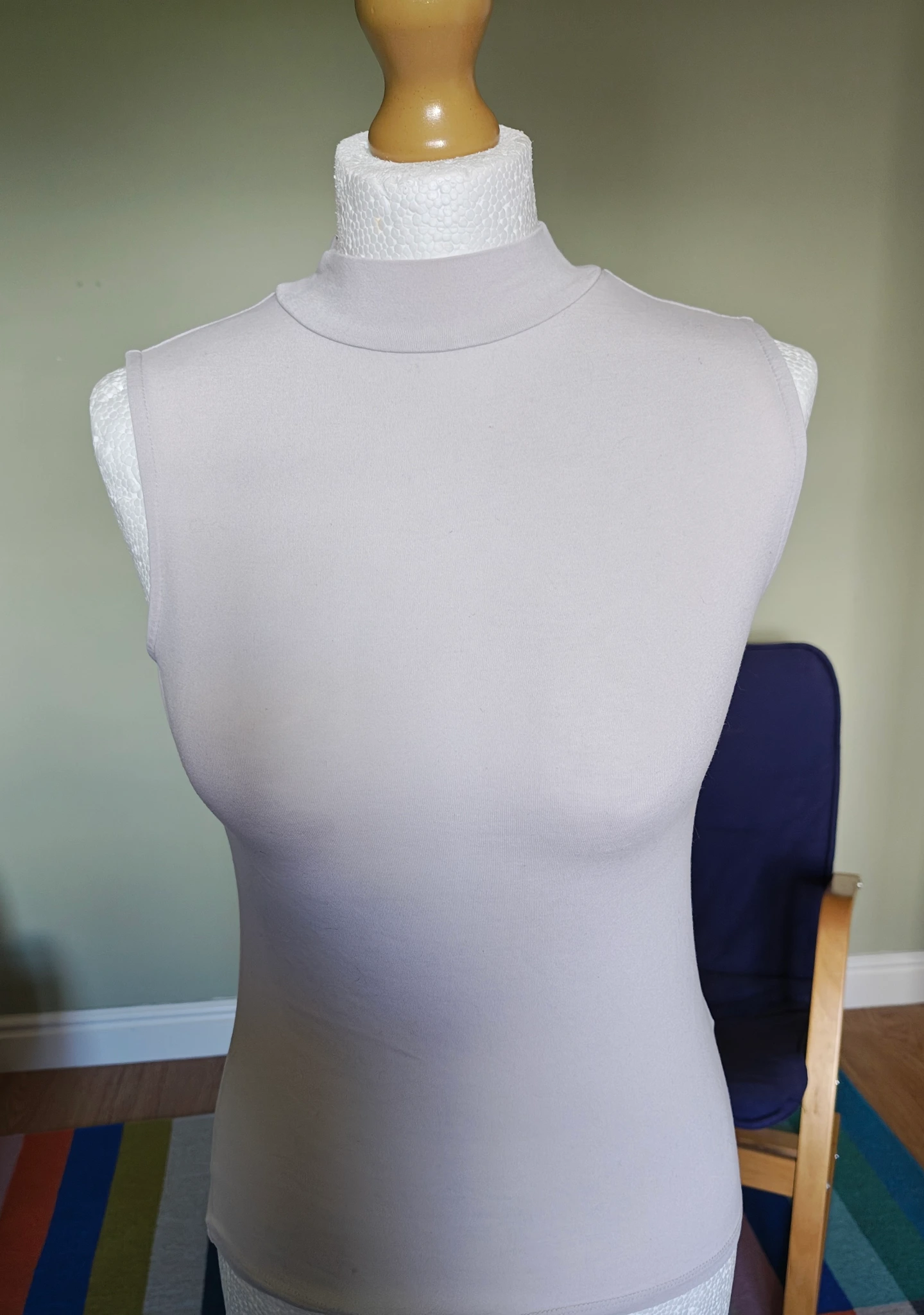 Mock Tee in Stone for all seasons