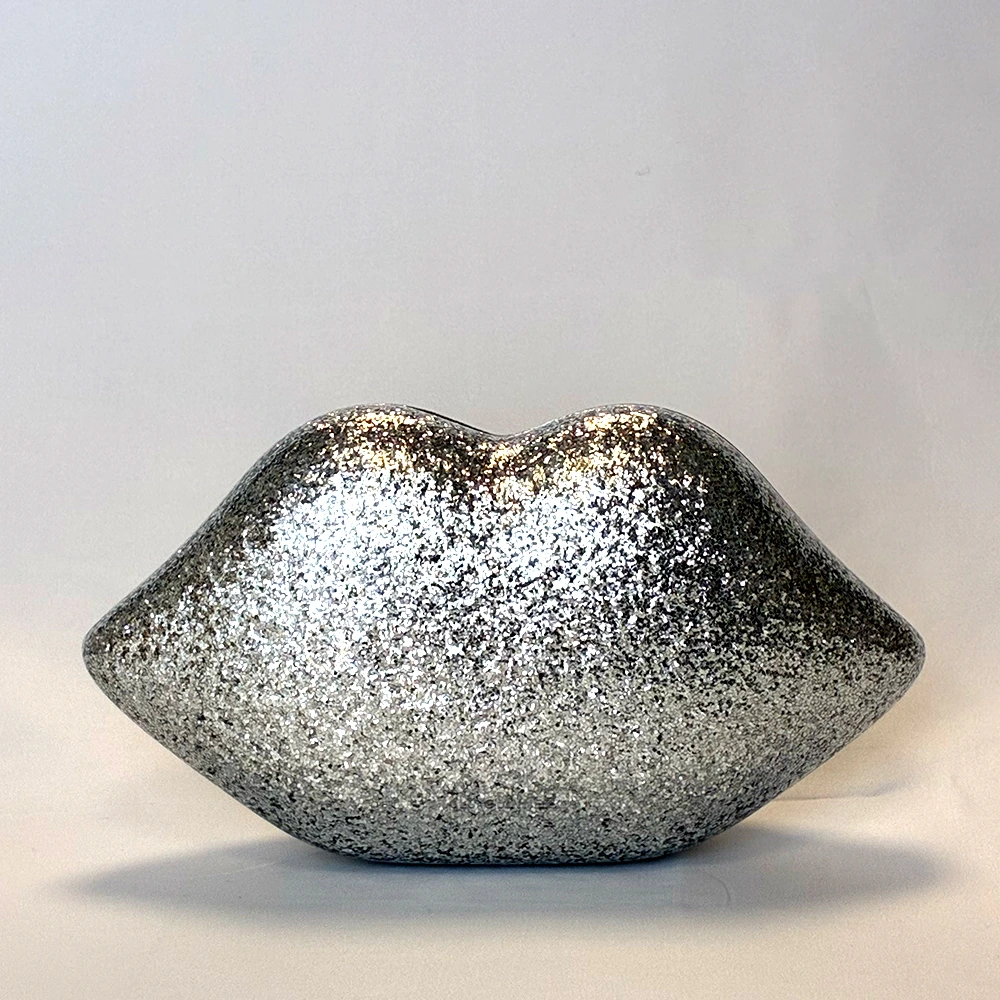 SILVER GLITTER LIPS CLUTCH