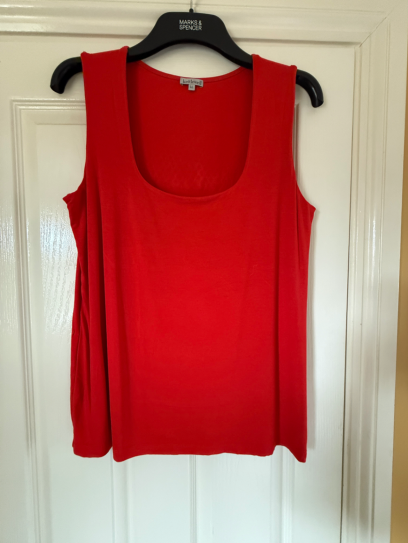 Kettlewell Soft Square Vest in Geranium LL