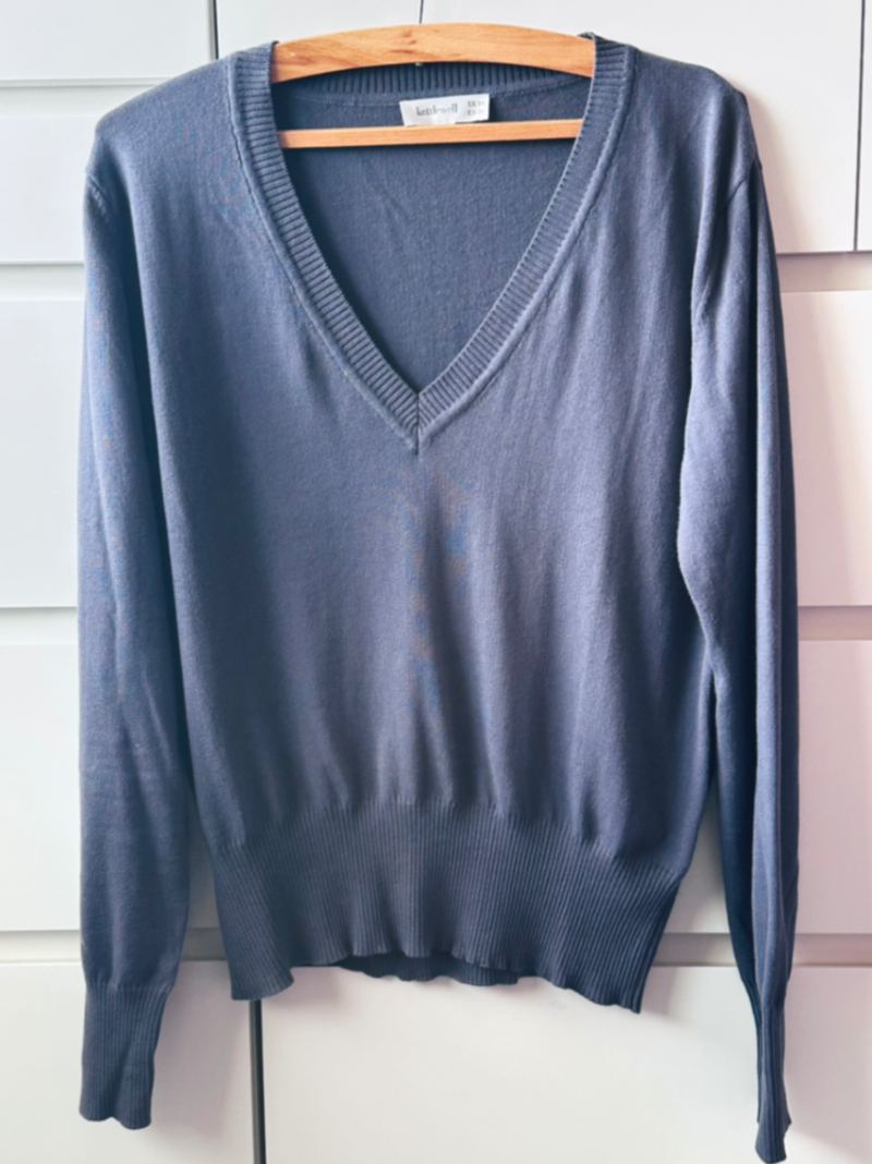  Grey V-Neck Knit Jumper