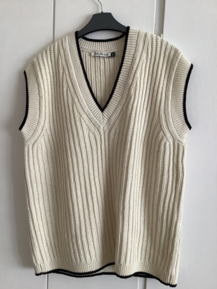 V neck sleeveless tank