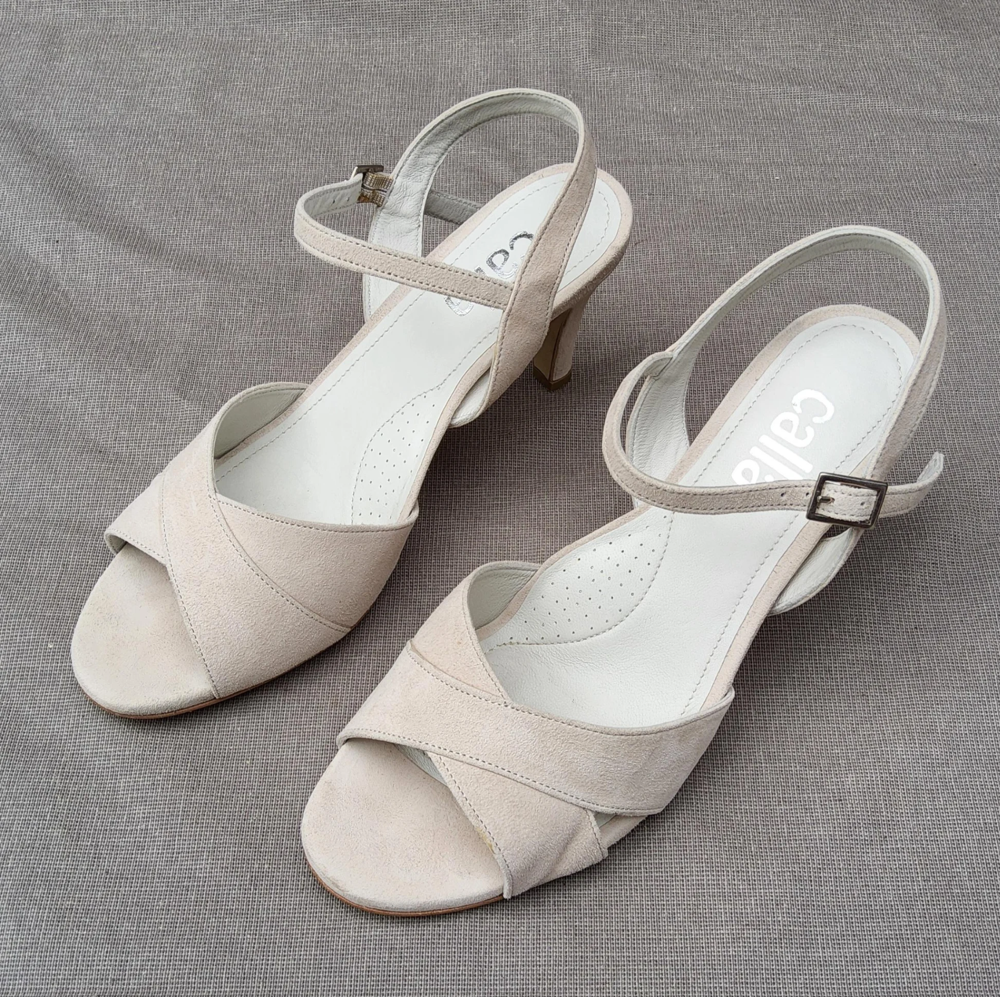 Elegant and light sandals