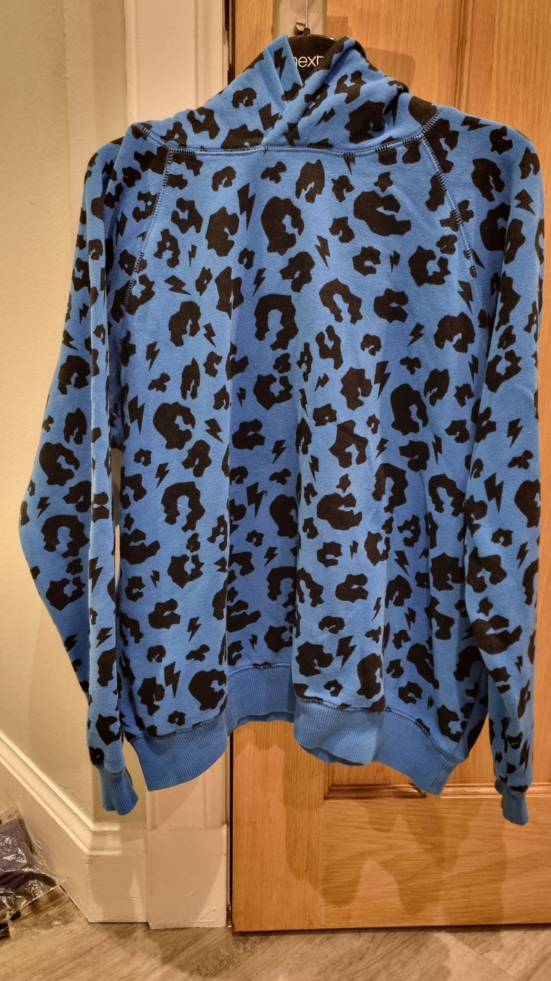 Sudadera azul eléctrico
