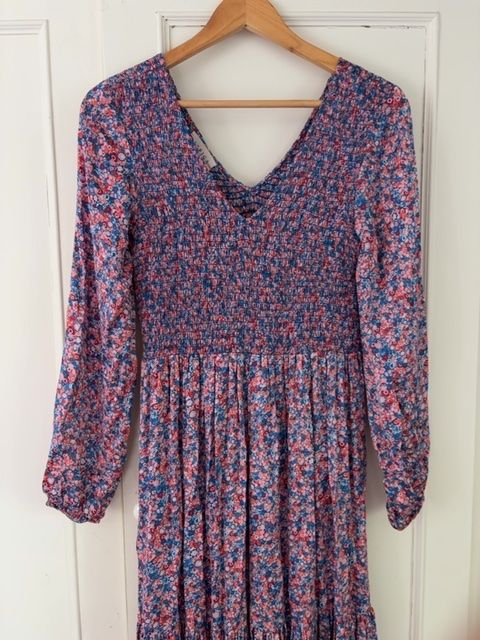 Maxi Ditsy Dress with v Neck