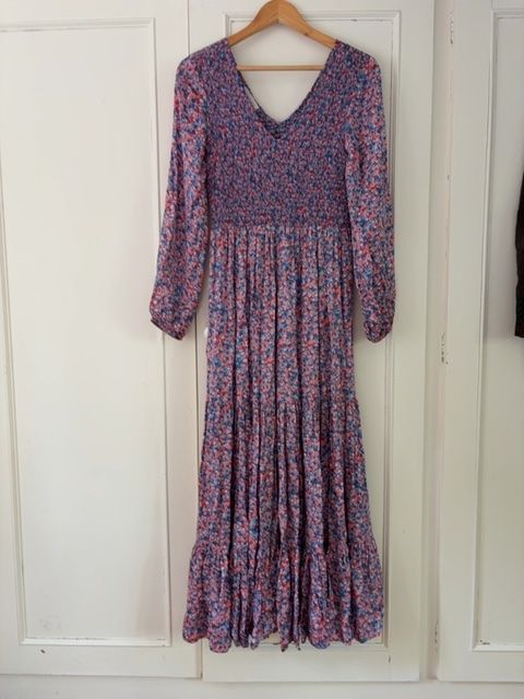 Maxi Ditsy Dress with v Neck