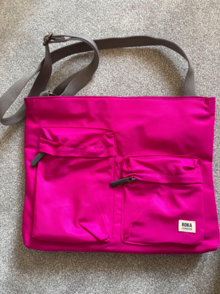 Moorgate messenger bag in candy nylon