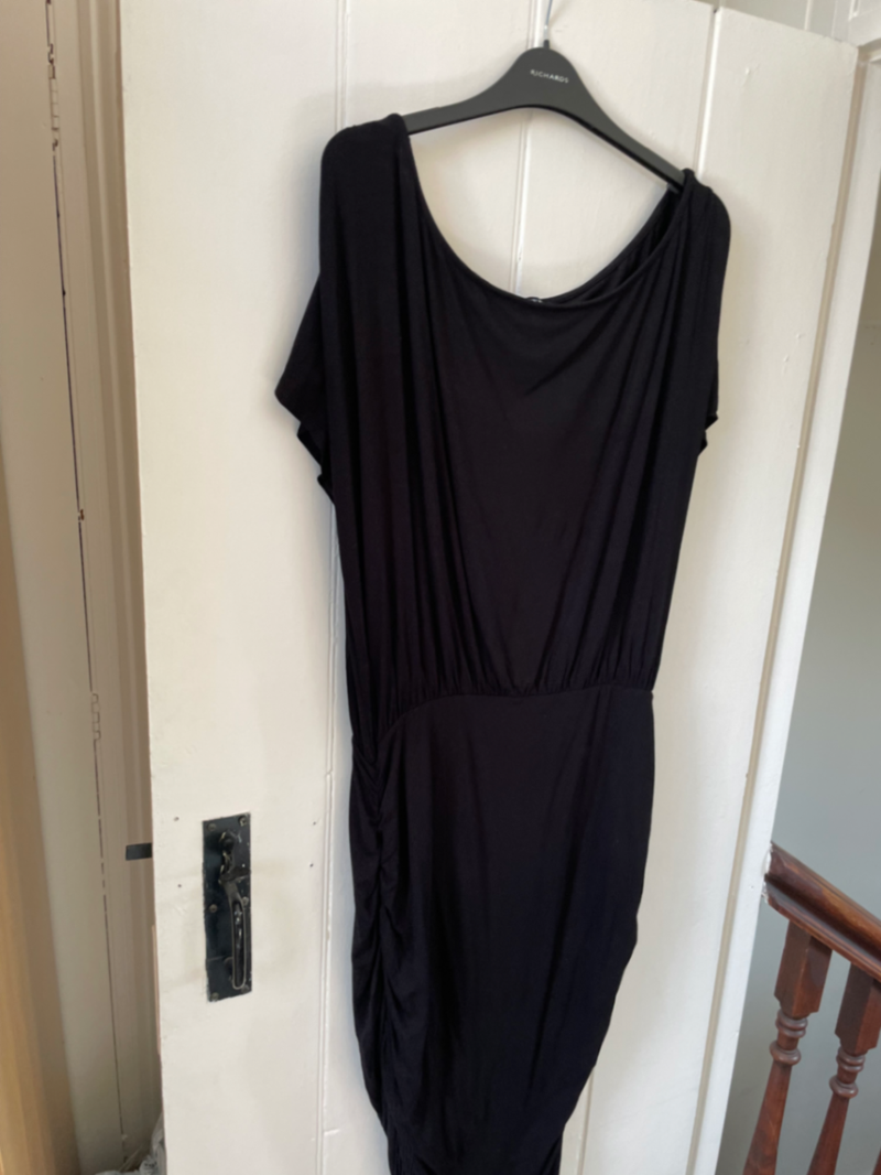 Black dress 