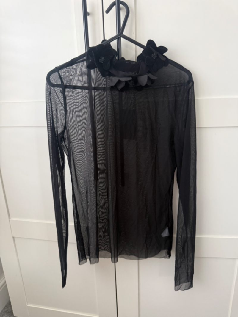 Black flowers Margo top 