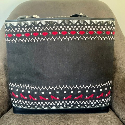 Lulu Guiness "DARE TO BE DIFFERENT" Tote Bag
