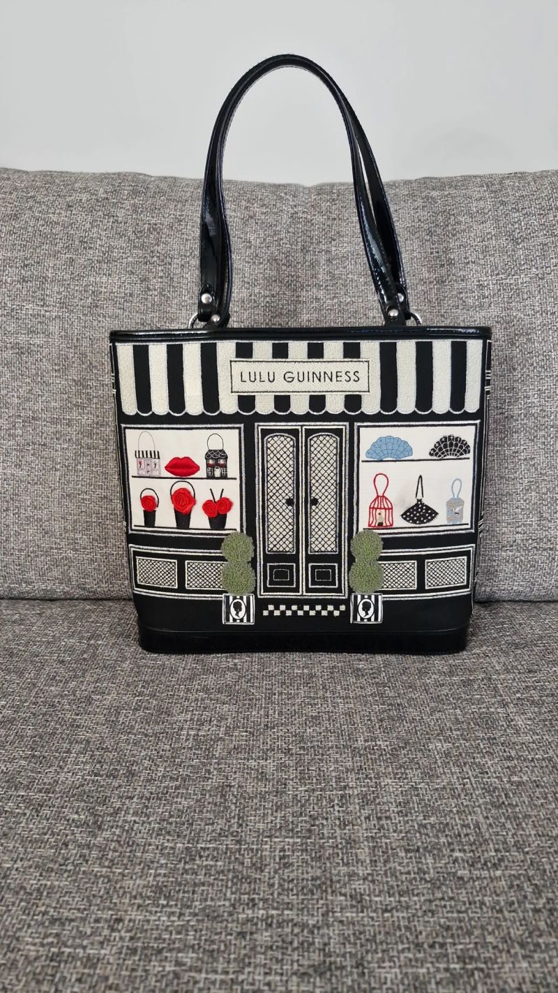 Edith shopper Lulu Handbag shop