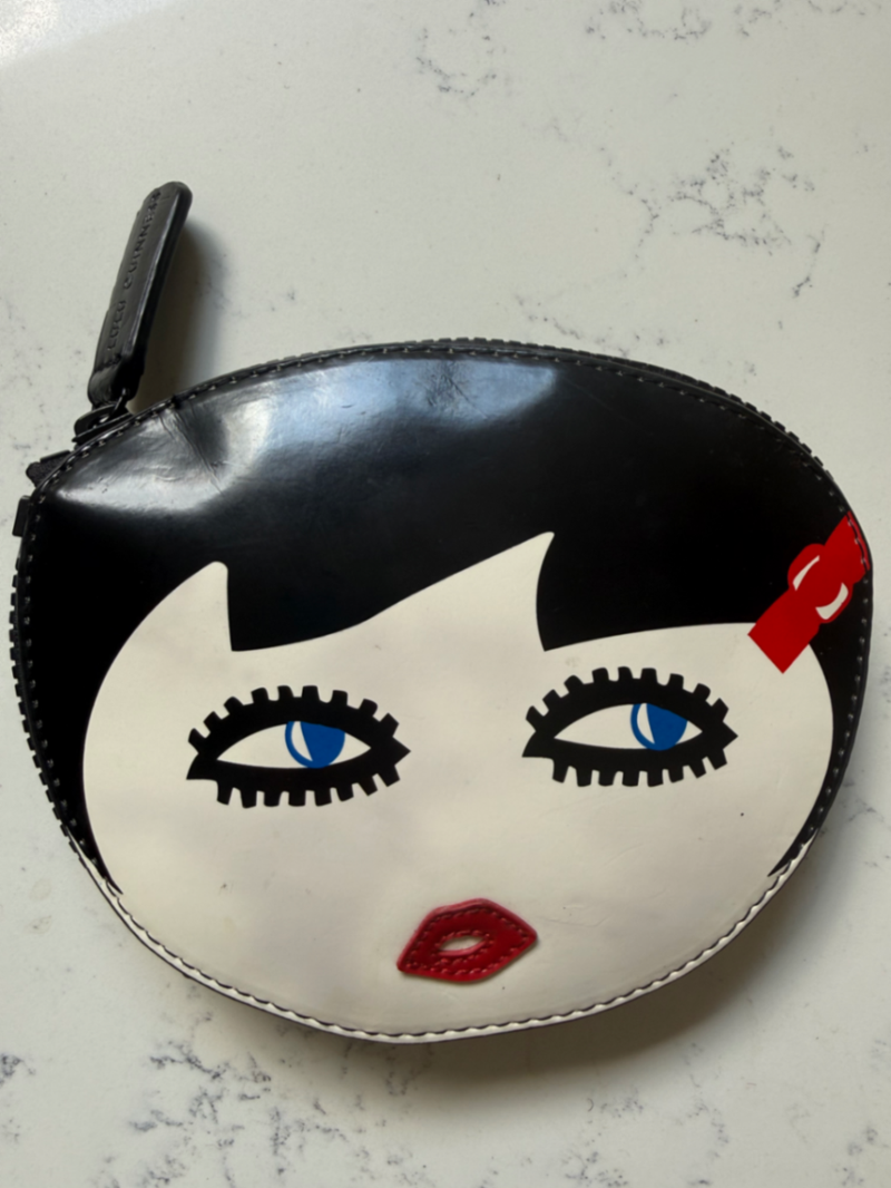 Doll face foldaway bag