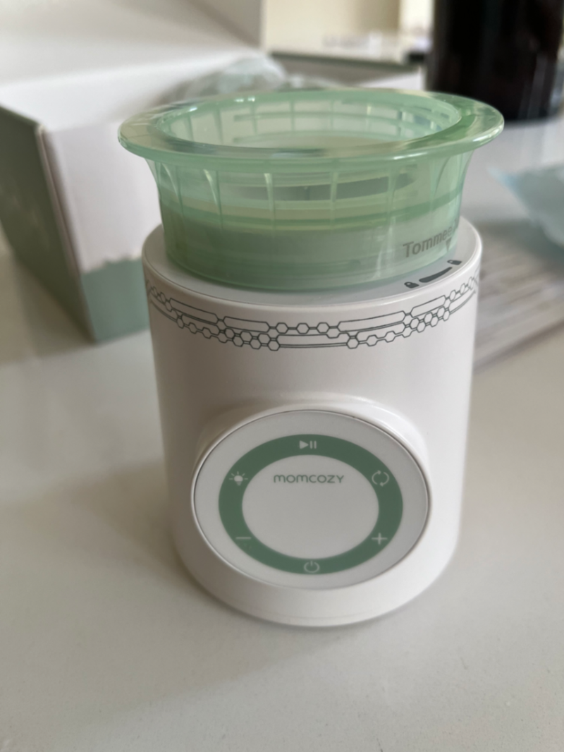 Momcozy portable bottle warmer