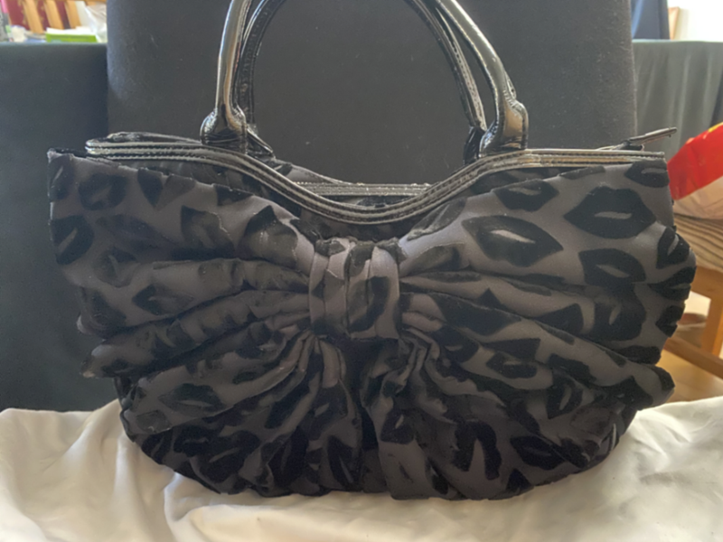 Devore Lips Wanda Handbag