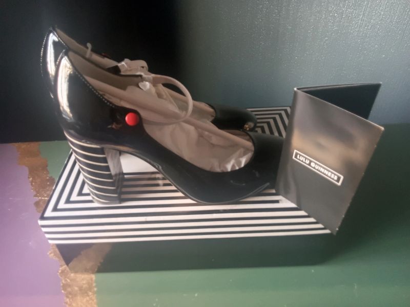 Cadence Leather Black / White 39 Shoes