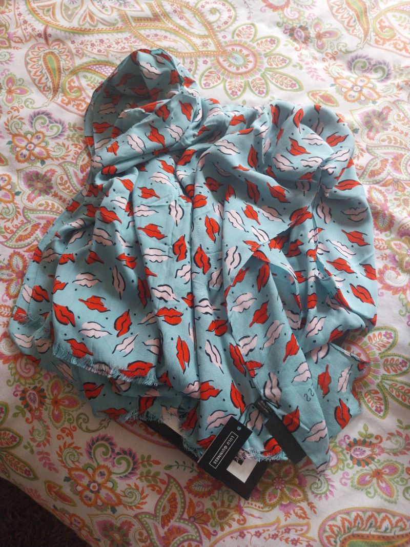 Lovely large scarf