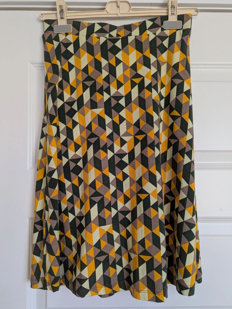 Geri Print Skirt in Olive Grove Geometric Triangle Size S