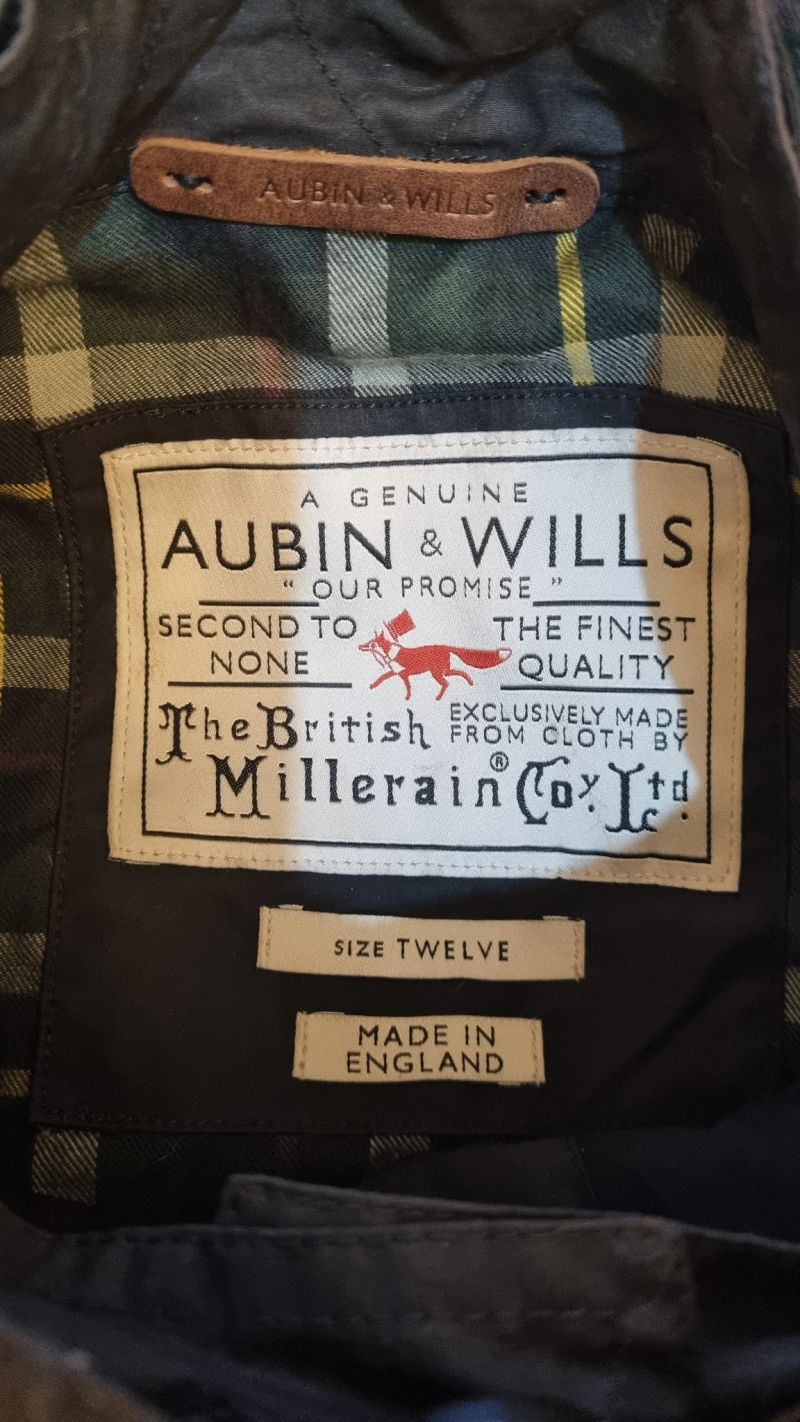 Aubin & Wills Cape