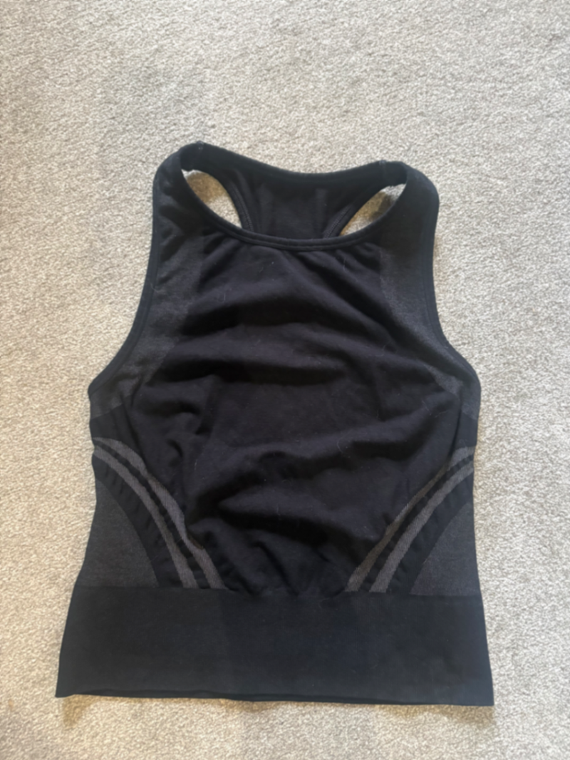 Top tanque corto negro balance talla large aprox uk 14