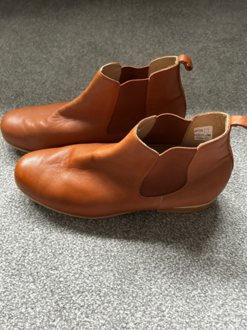 Leather boots 