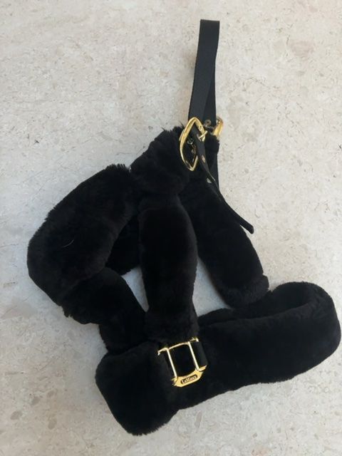 Black fluffy headcollar size cob 