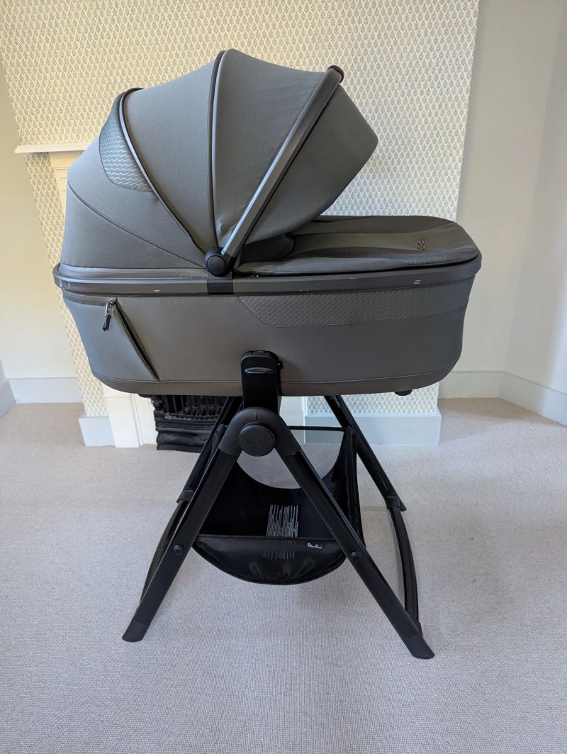 Cove Pewter Carrycot with Cove/Dune/Reef Carrycot Stand and Adaptors