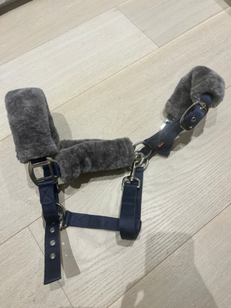 Lemieux fluffy head collar 