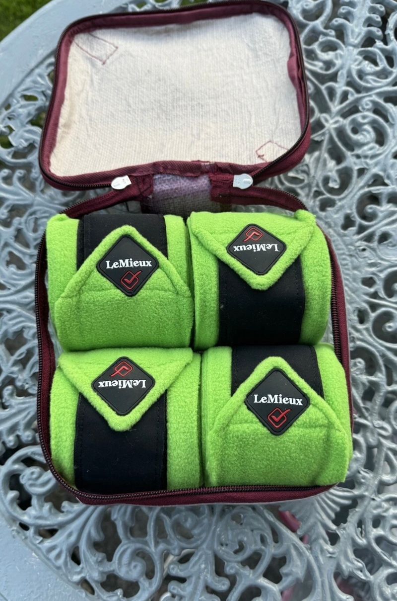 LeMieux Bandages Set Lime Green size pony 