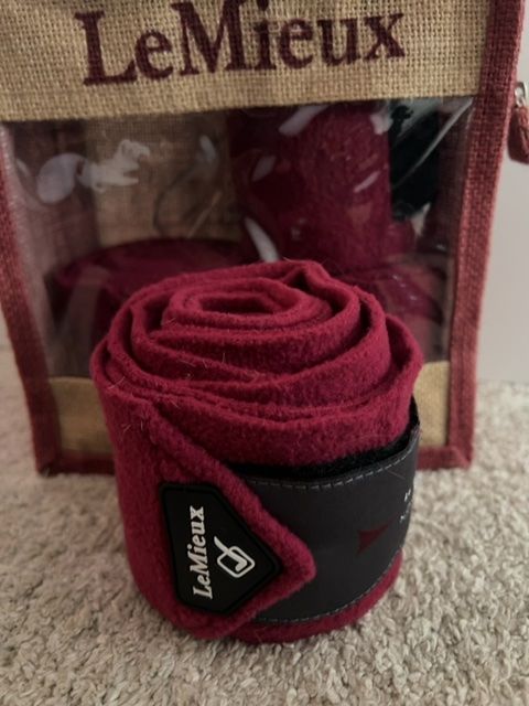 Lemieux burgundy leg wraps S/m