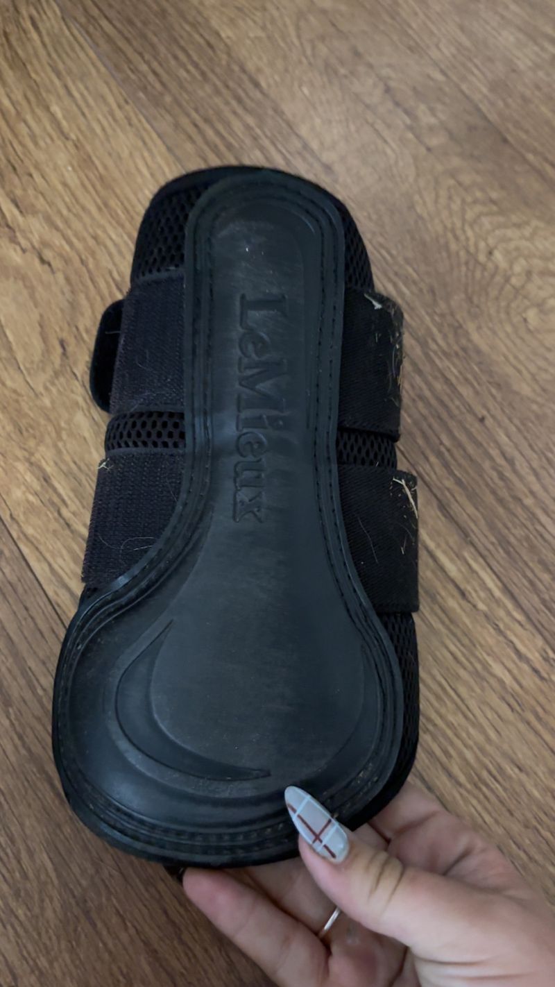 Pro mesh brushing boots small